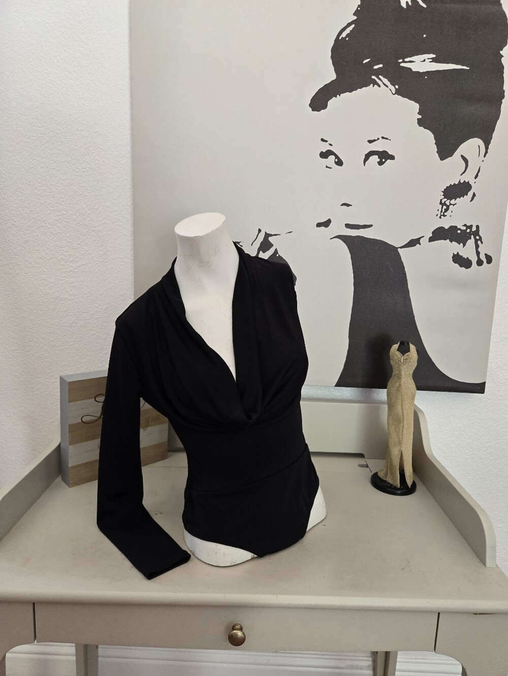 NWT Womens Black Draped V-Neck Long Sleeve Bodysuit Top Size Medium